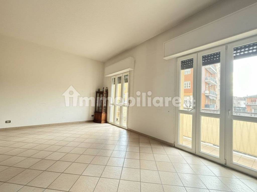 appartamento in vendita a Lodi in zona Città Bassa