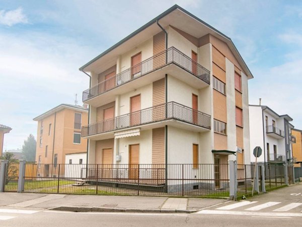 appartamento in vendita a Lodi in zona San Fereolo