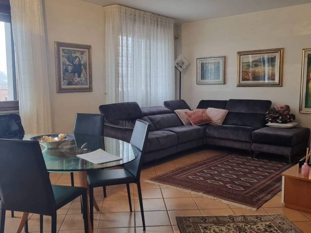 appartamento in vendita a Lodi in zona Piazza Albarola