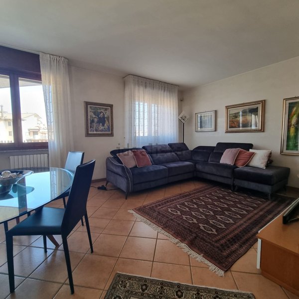 appartamento in vendita a Lodi in zona Piazza Albarola