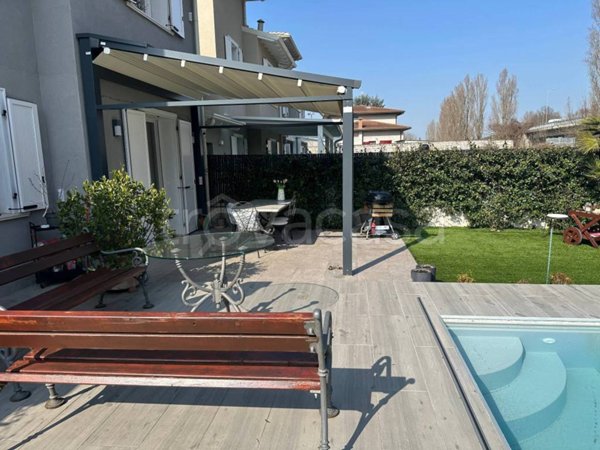 casa indipendente in vendita a Lodi