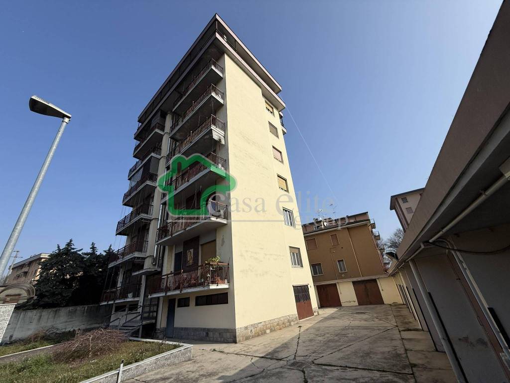 appartamento in vendita a Lodi in zona Viale Italia