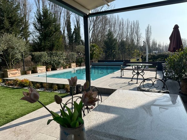 casa indipendente in vendita a Lodi