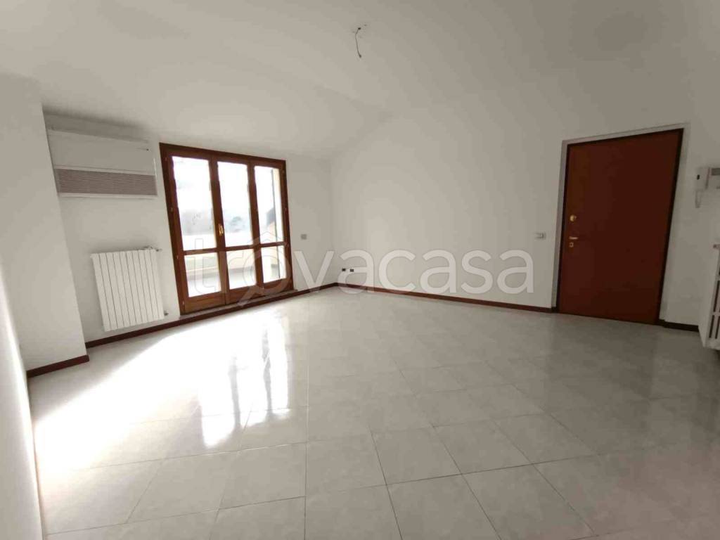 appartamento in vendita a Lodi in zona Corso Mazzini