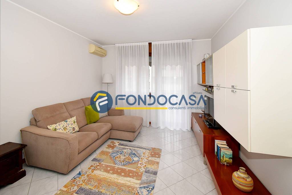 appartamento in vendita a Lodi in zona Piazza Albarola