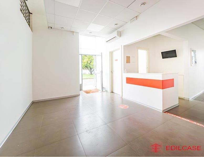 locale commerciale in vendita a Lodi in zona Paderno