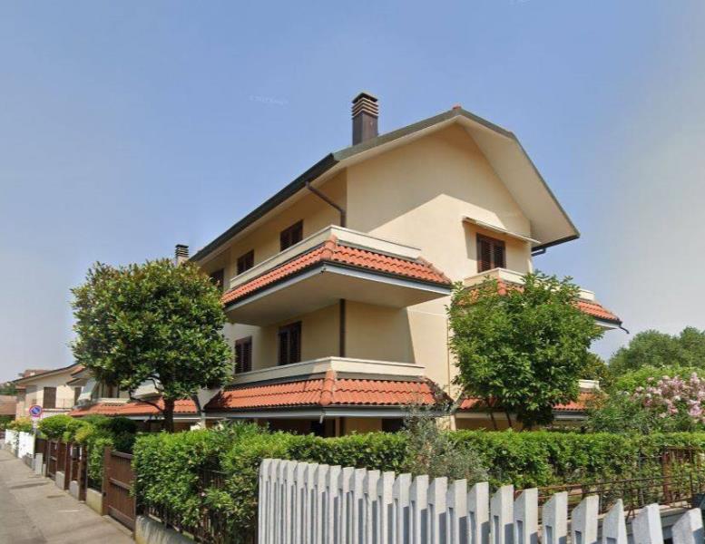 casa indipendente in vendita a Lodi in zona Paderno