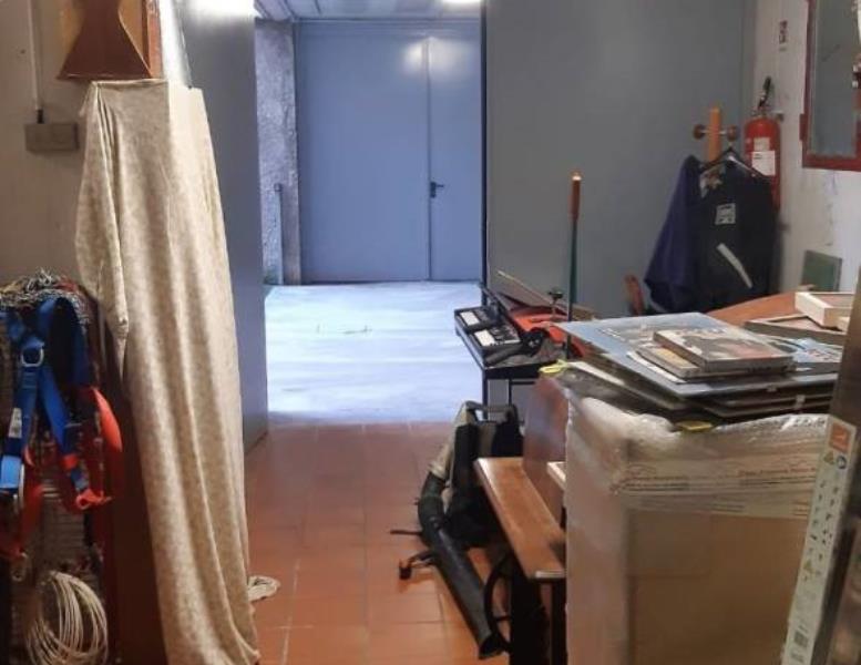 locale commerciale in vendita a Lodi in zona Paderno