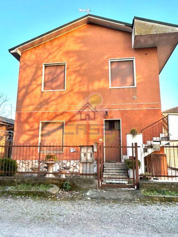 casa indipendente in vendita a Lodi