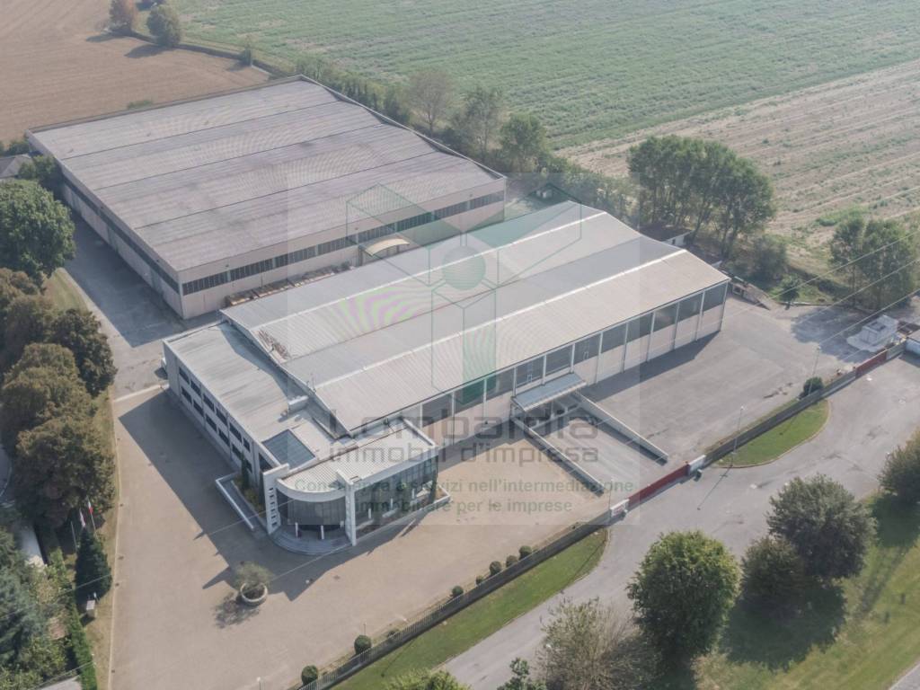 locale commerciale in vendita a Lodi in zona San Grato