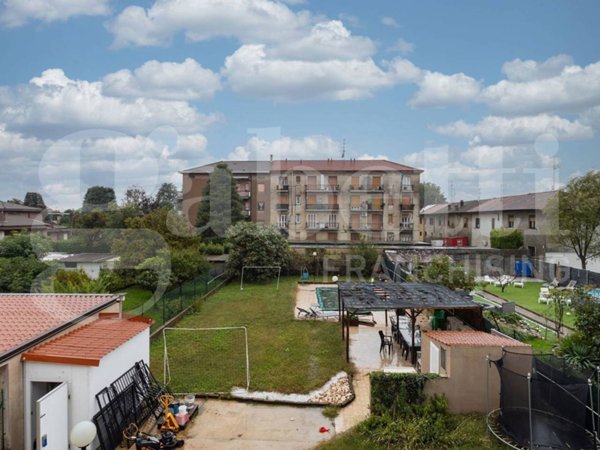 casa indipendente in vendita a Lodi in zona Paderno