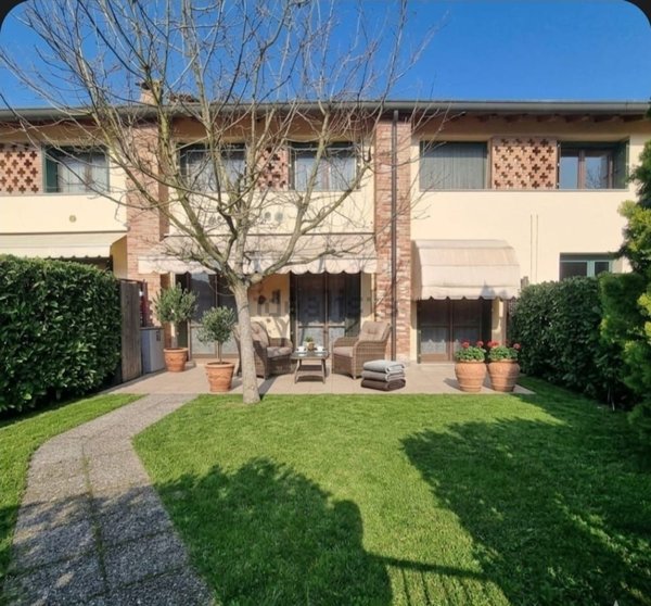 appartamento in vendita a Lodi in zona Torretta