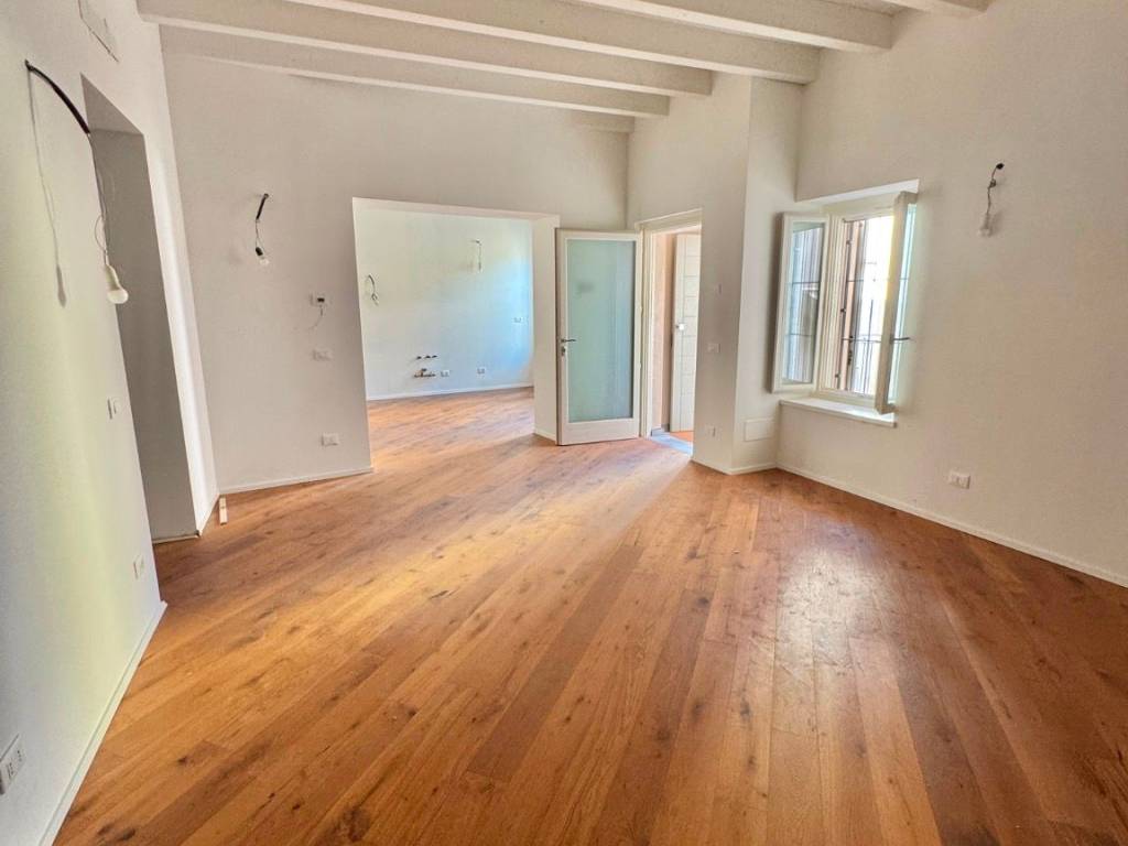 appartamento in vendita a Lodi in zona Centro Storico