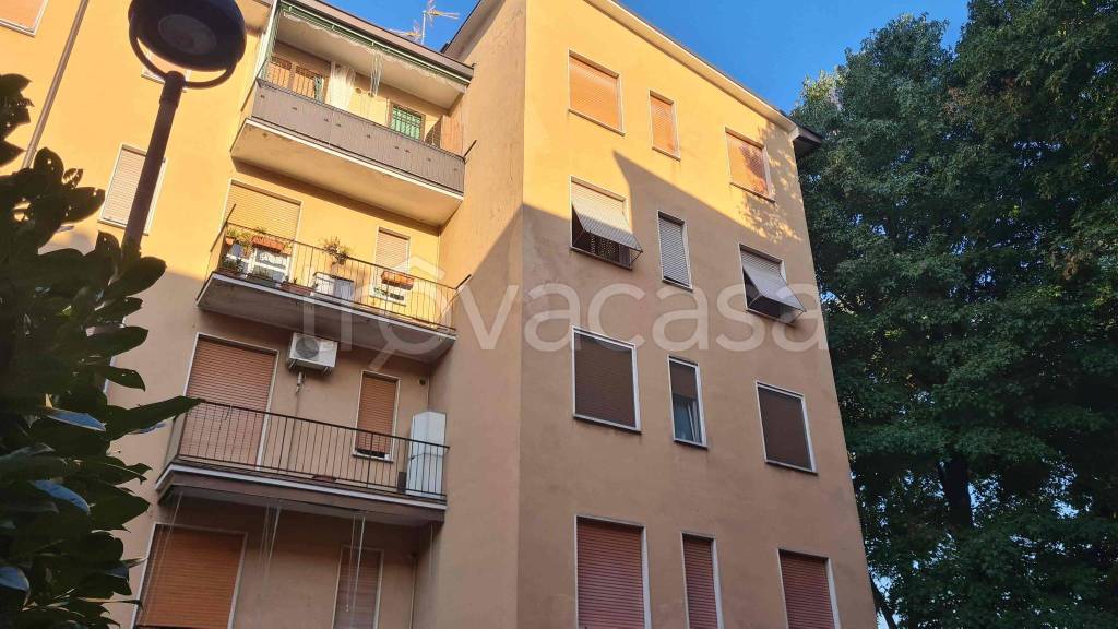 appartamento in vendita a Lodi in zona San Fereolo
