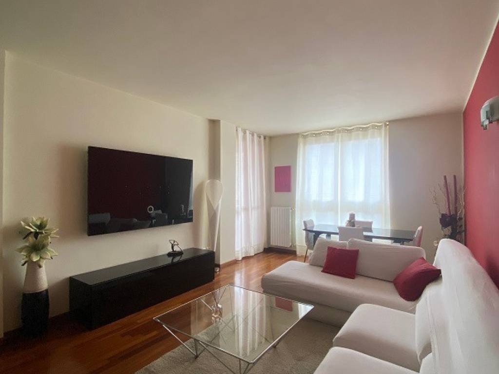 appartamento in vendita a Lodi in zona Città Bassa