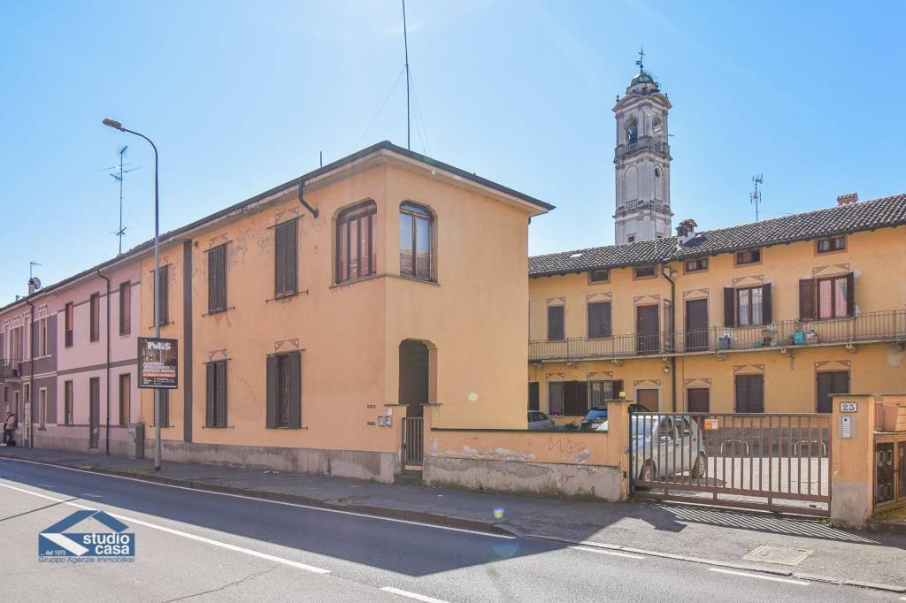 appartamento in vendita a Lodi in zona Via Defendente