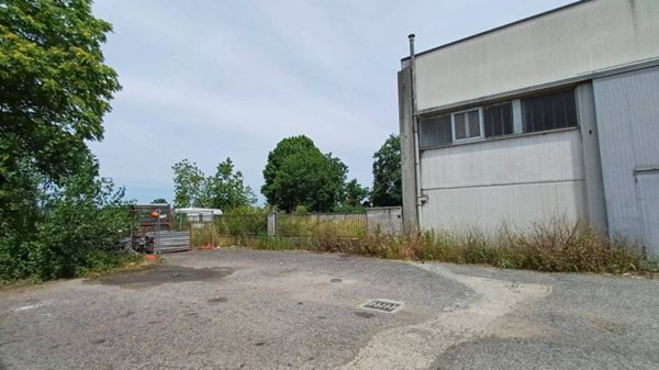 locale commerciale in vendita a Lodi in zona Centro Storico