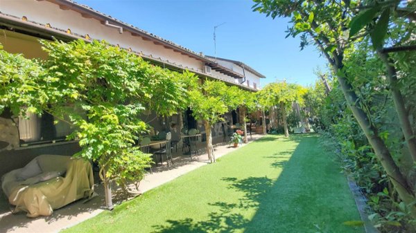 casa semindipendente in vendita a Lodi in zona Riolo