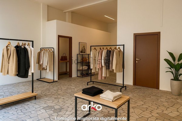 locale commerciale in vendita a Lodi in zona Centro Storico
