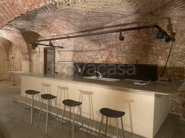 locale commerciale in vendita a Lodi in zona Centro Storico