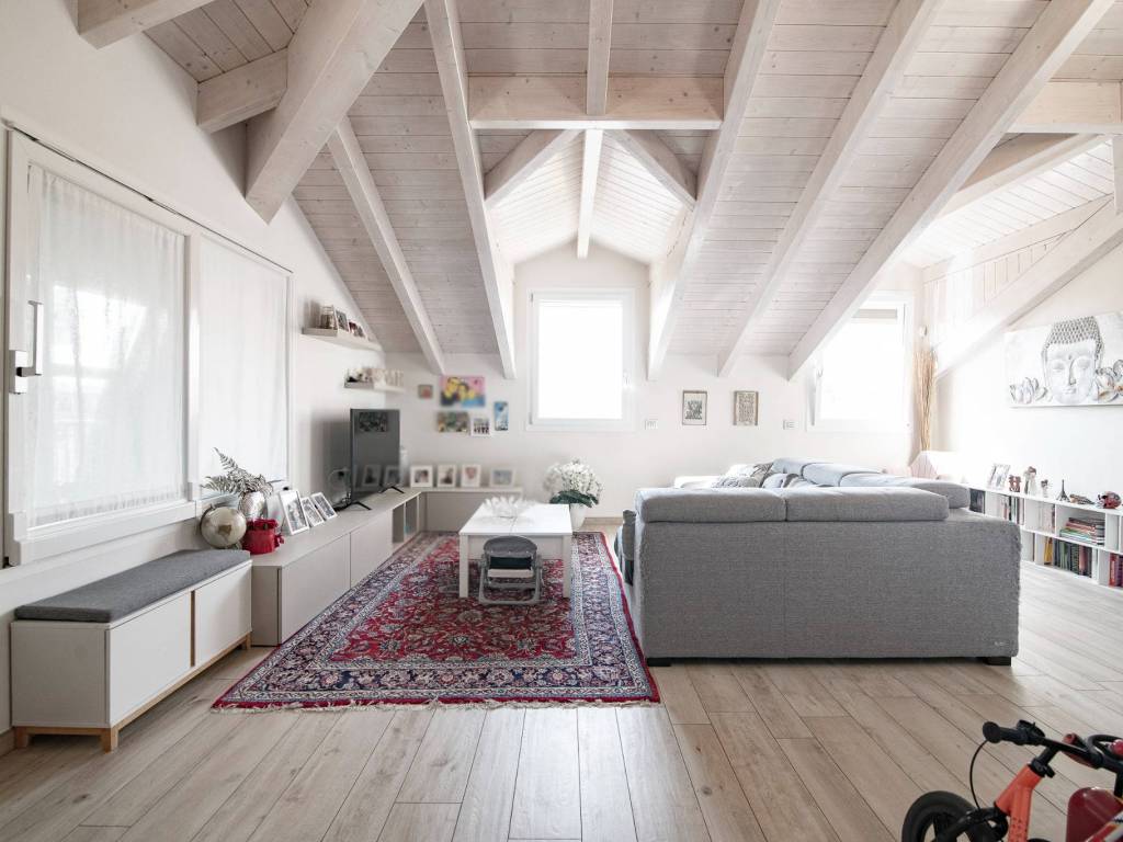 appartamento in vendita a Lodi in zona Città Bassa