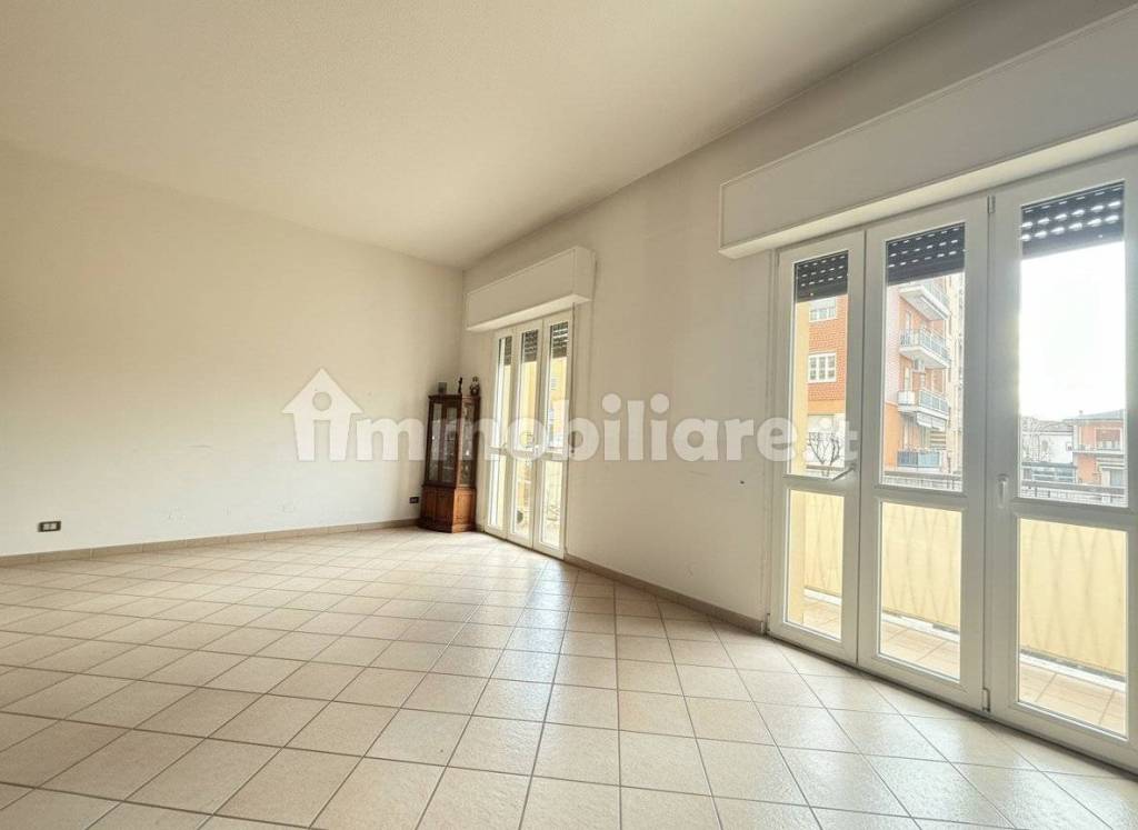 appartamento in vendita a Lodi in zona Città Bassa