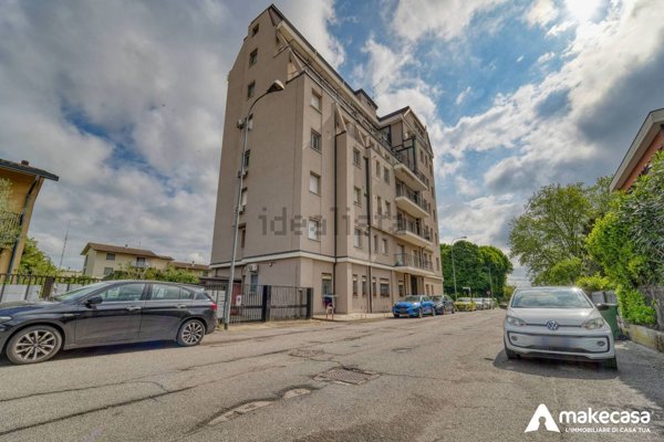appartamento in vendita a Lodi in zona Martinetta