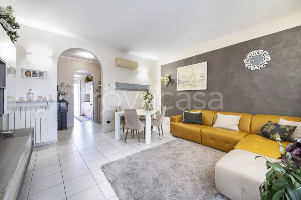 appartamento in vendita a Lodi in zona Viale Italia