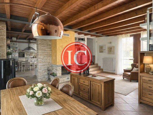 casa indipendente in vendita a Lodi in zona Olmo