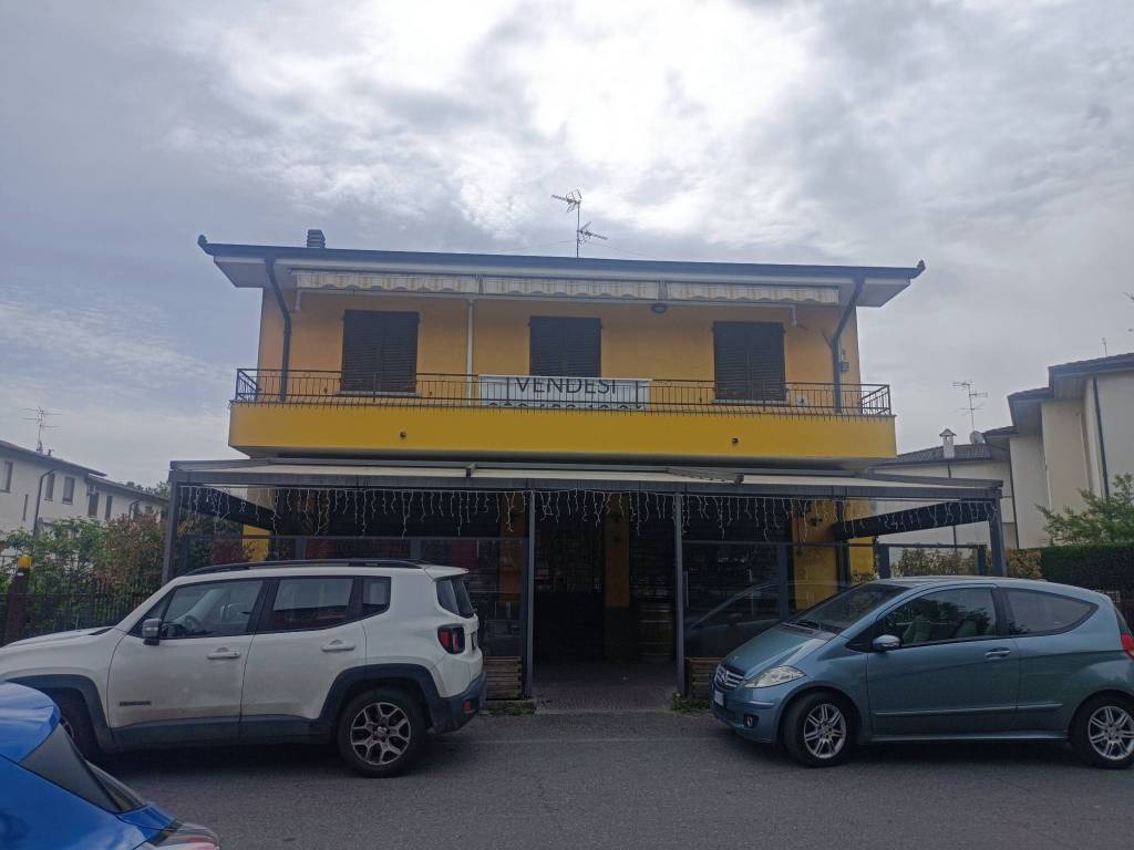 intera palazzina in vendita a Lodi