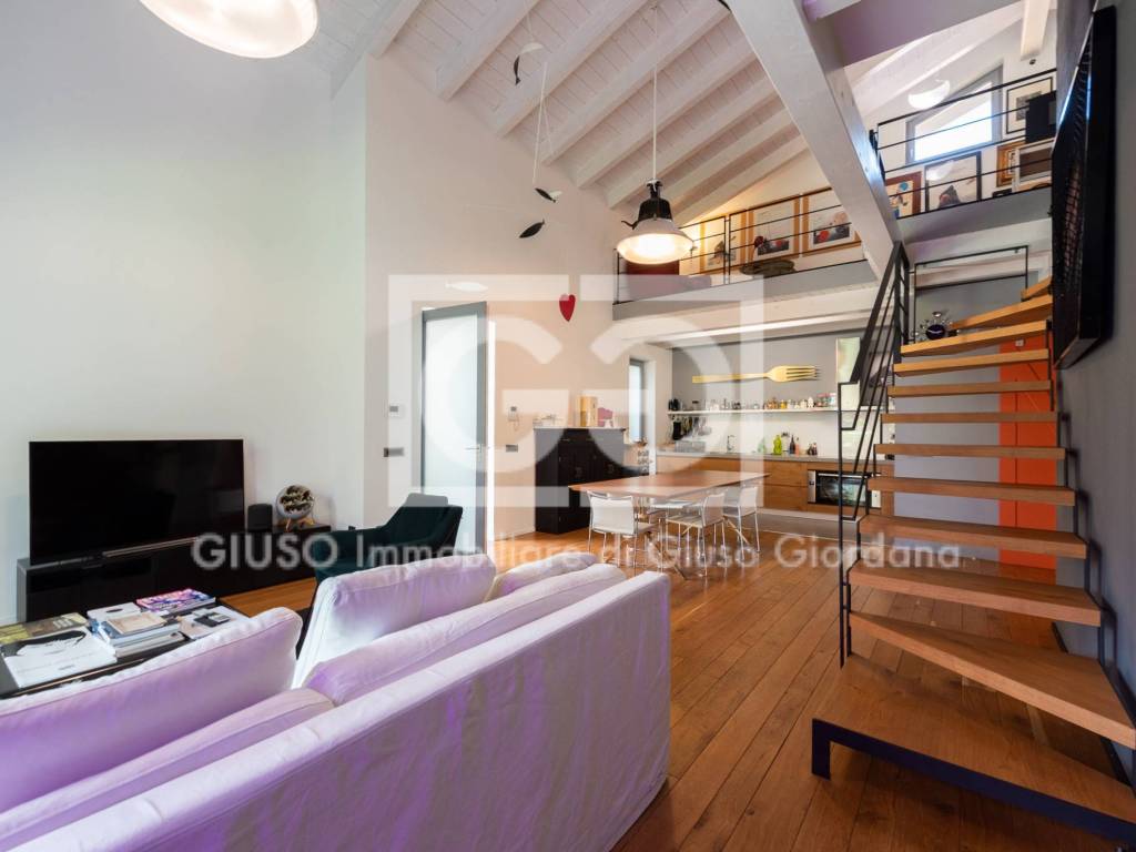 casa indipendente in vendita a Lodi in zona Torretta