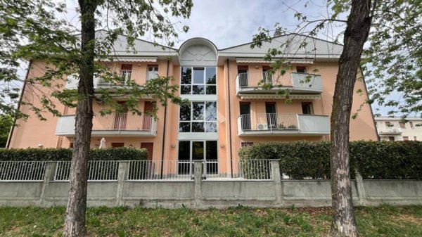 appartamento in vendita a Lodi in zona Fanfani