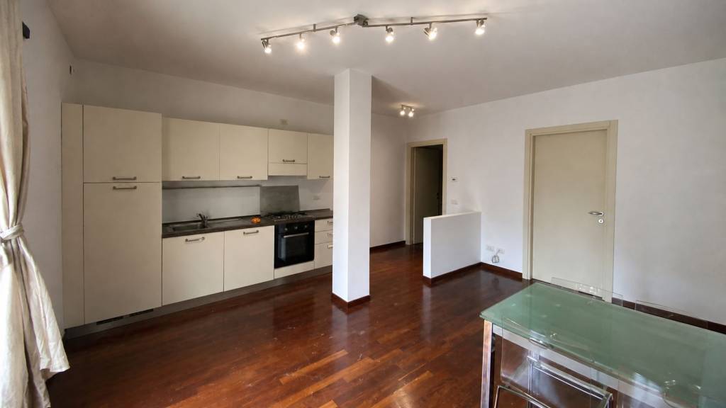 appartamento in vendita a Lodi in zona Fanfani