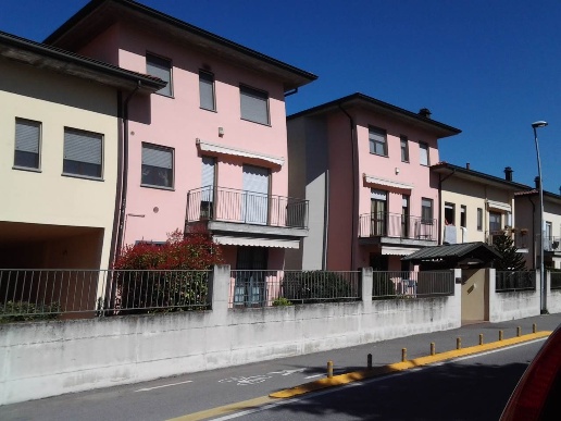 appartamento in vendita a Lodi in zona Faustina