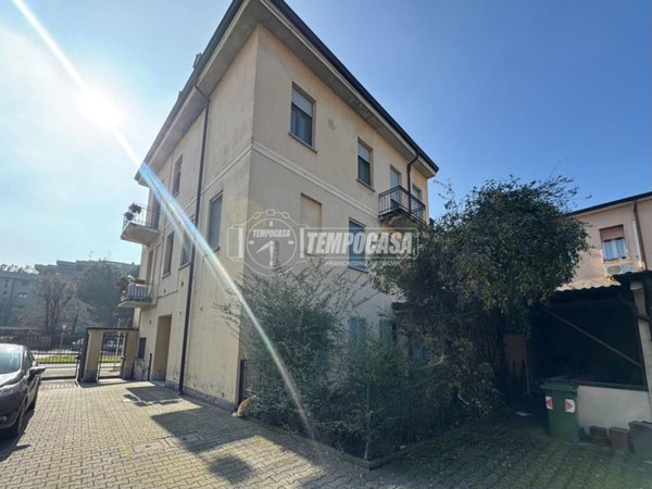 appartamento in vendita a Lodi in zona Piazza Albarola