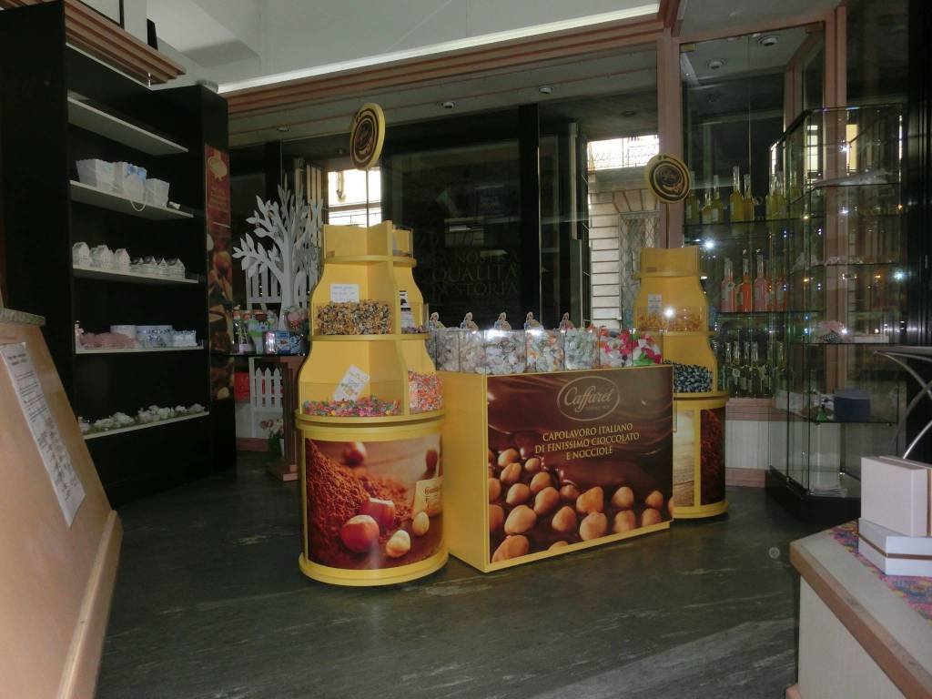negozio in vendita a Lodi in zona Centro Storico