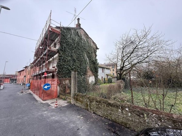 casa indipendente in vendita a Lodi in zona San Bernardo