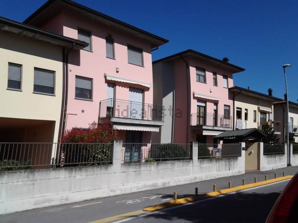appartamento in vendita a Lodi in zona Faustina