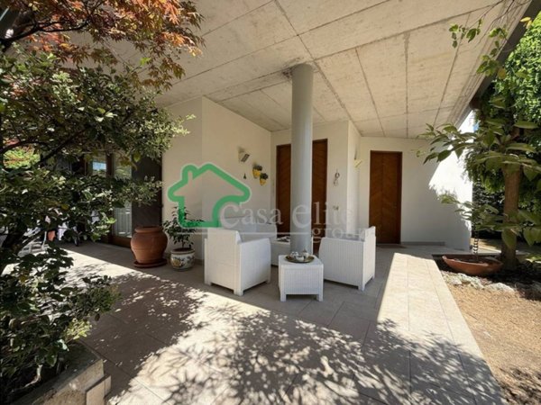 casa indipendente in vendita a Lodi in zona Piazza Albarola