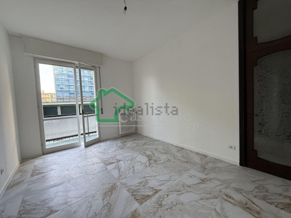 appartamento in vendita a Lodi in zona Viale Italia