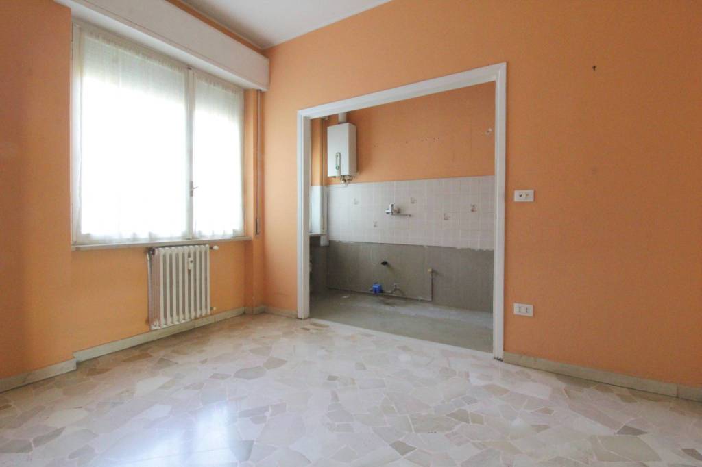 appartamento in vendita a Lodi in zona Viale Italia
