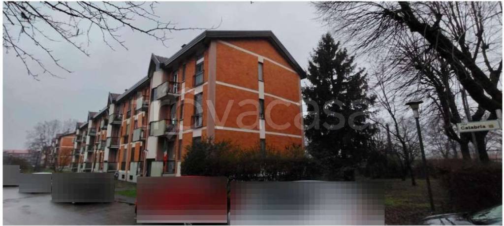 appartamento in vendita a Lodi in zona Viale Italia