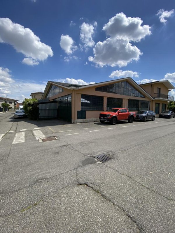 locale di sgombero in vendita a Lodi