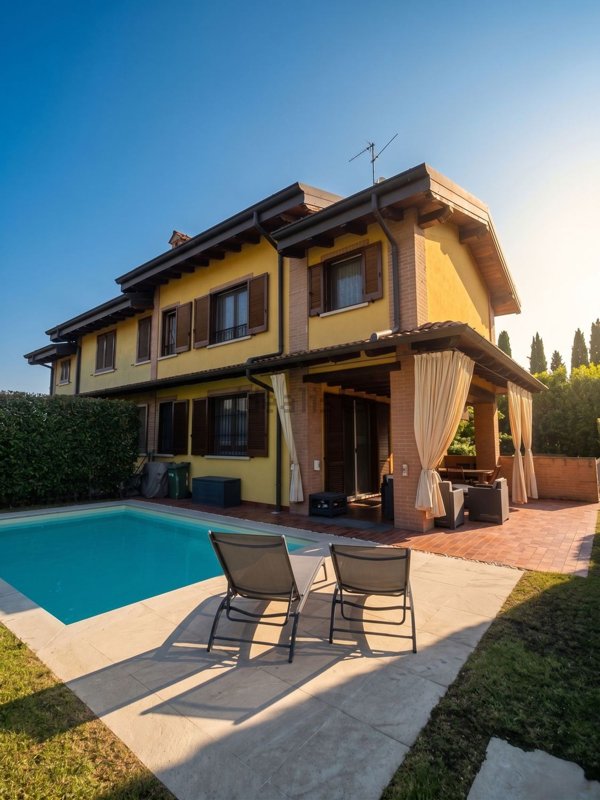 casa indipendente in vendita a Lodi in zona Olmo