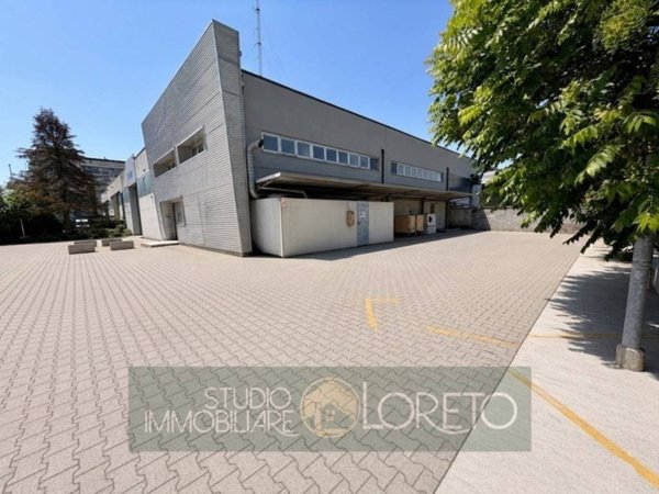 negozio in vendita a Lodi in zona Centro Storico