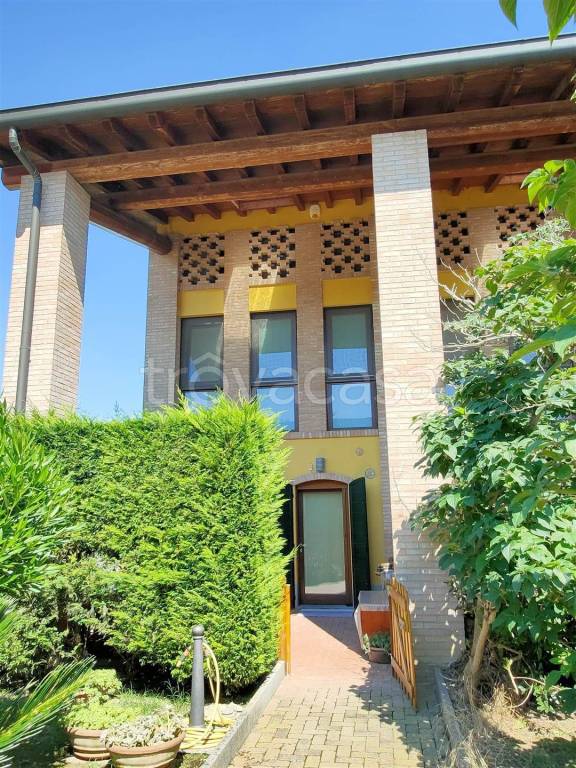 casa indipendente in vendita a Lodi in zona Olmo