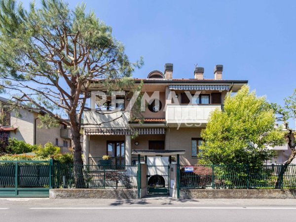 casa indipendente in vendita a Lodi in zona Paderno