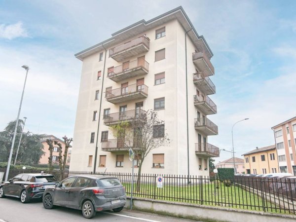 appartamento in vendita a Lodi in zona Fanfani