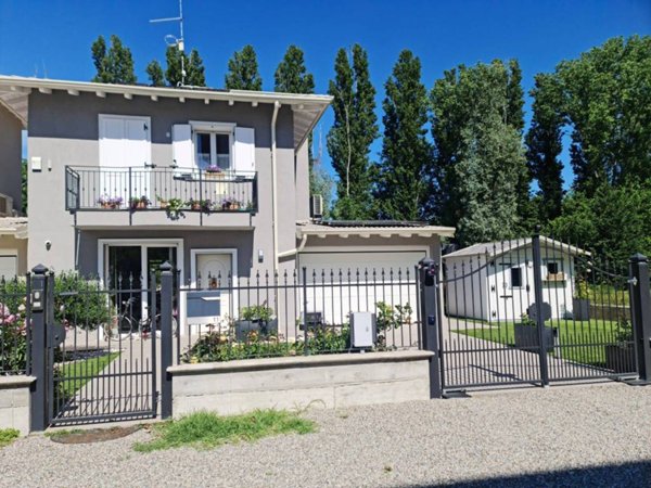 casa indipendente in vendita a Lodi