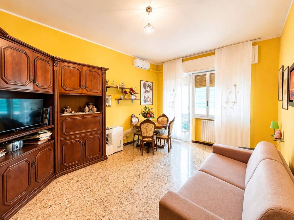 appartamento in vendita a Lodi in zona Città Bassa